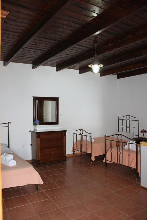 Lalloudes Seaside Accommodation Exo Nimfion 객실 사진