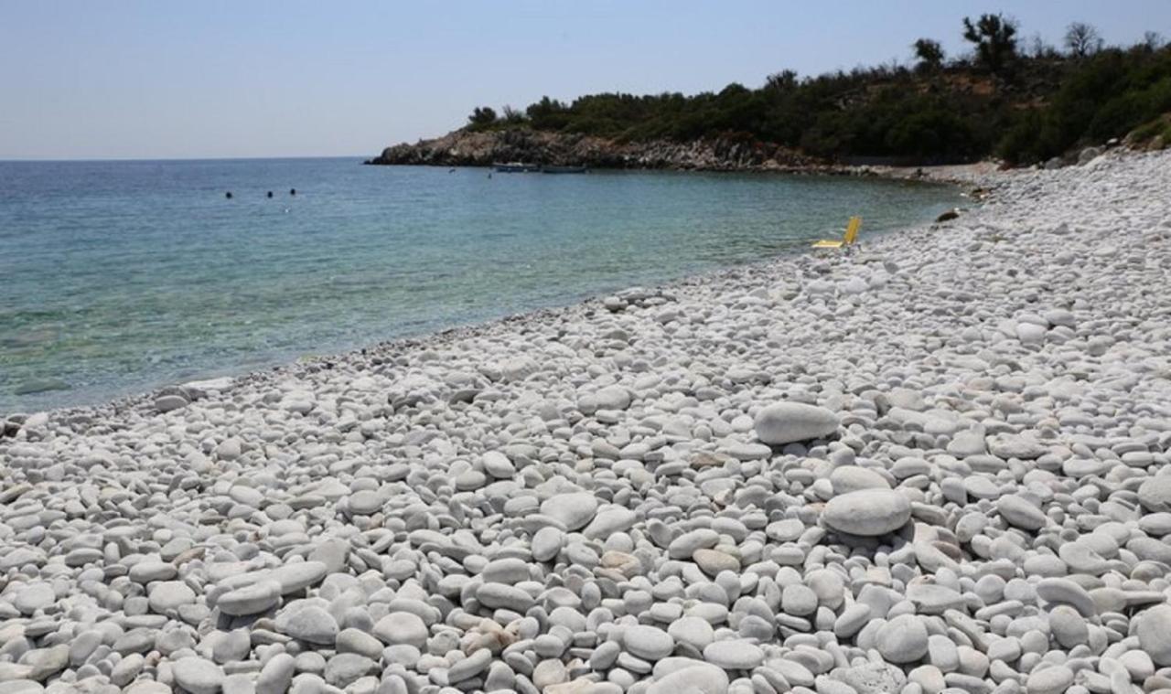 Lalloudes Seaside Accommodation Exo Nimfion 외부 사진